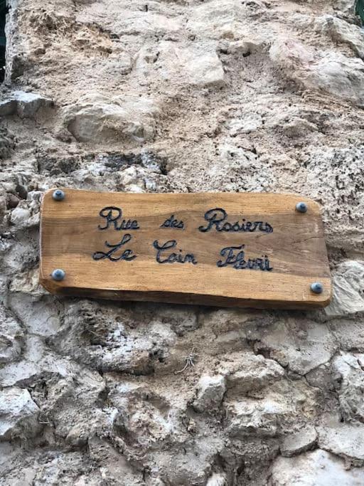 דירות Studio Vue Sur La Roche, Au Calme Moustiers #1 מראה חיצוני תמונה